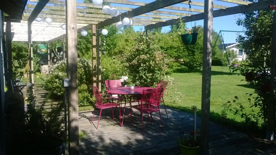 Terrasse-maison-bois-repas-2