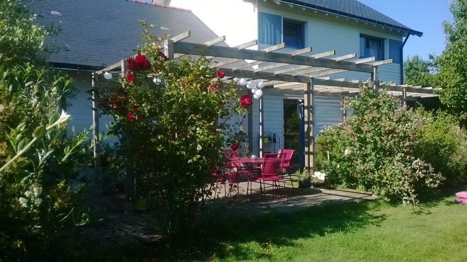 Terrasse-maison-bois-repas